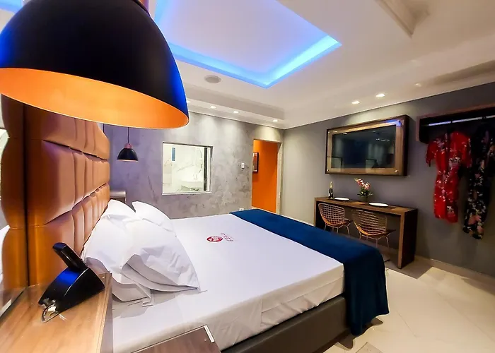 Gloria Plaza Hotel (Adults Only)